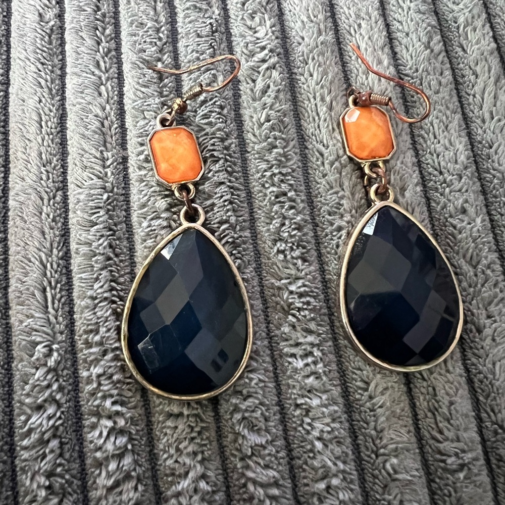 Francesca’s drop Earrings